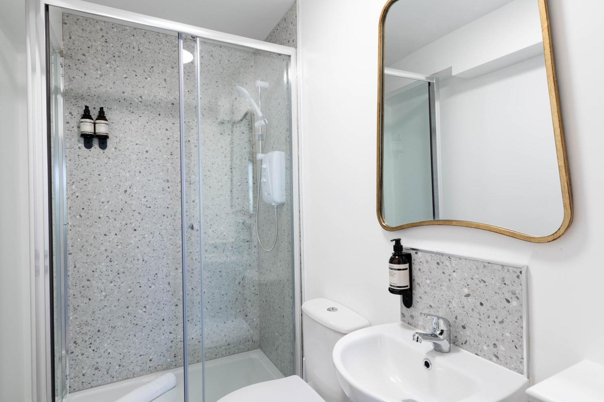 Wellington Place I Your Apartment Bristol Esterno foto