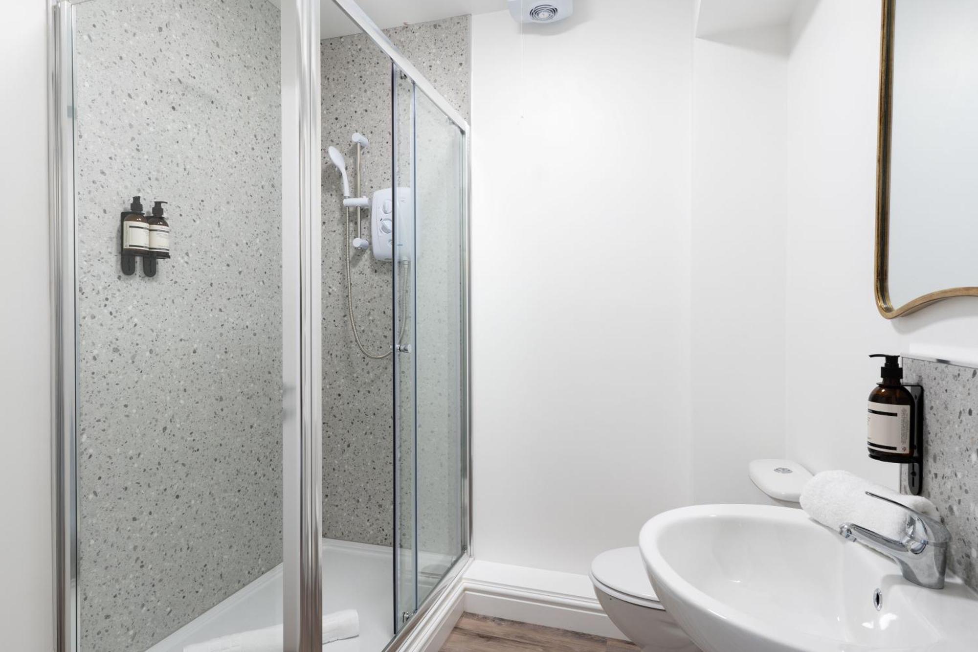 Wellington Place I Your Apartment Bristol Esterno foto